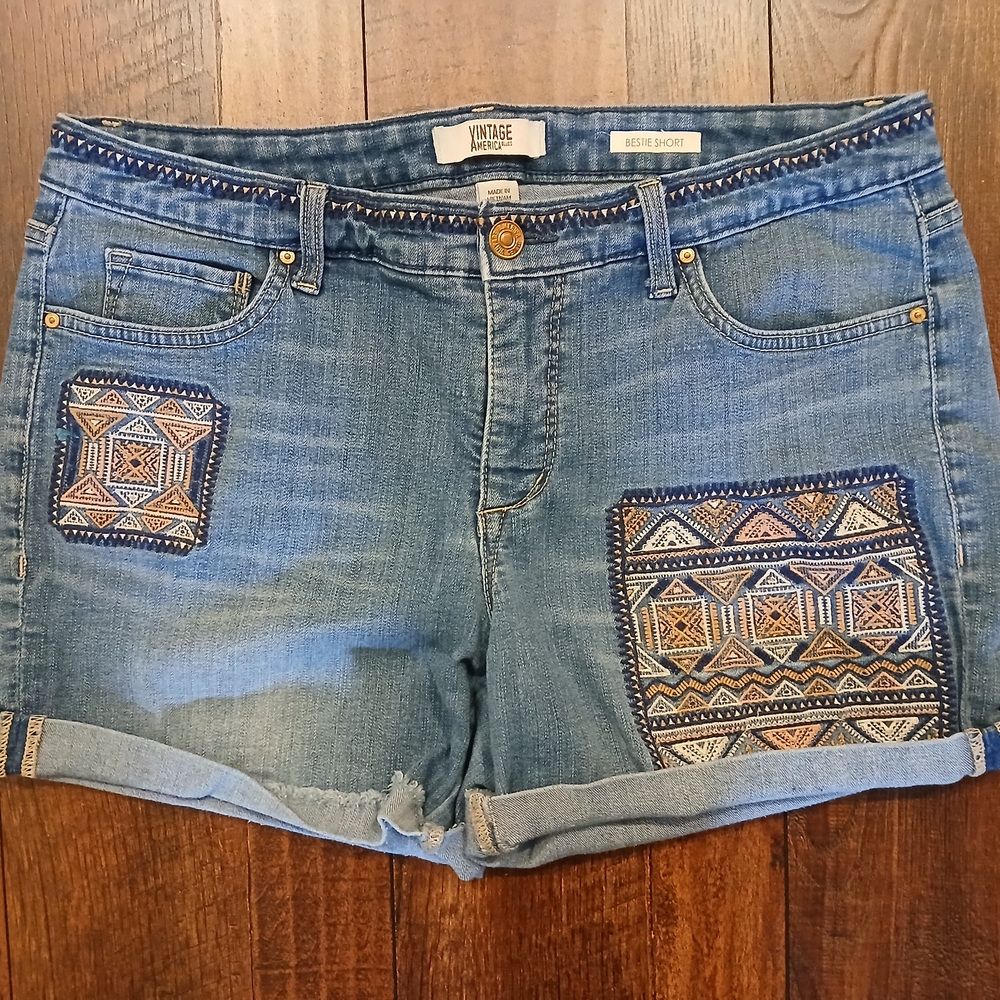 Vintage America Blue Embroidered Women Shorts